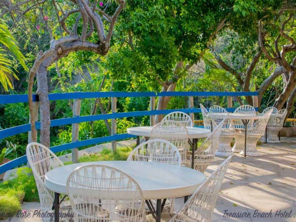 Treasure Beach Hotel Экстерьер фото