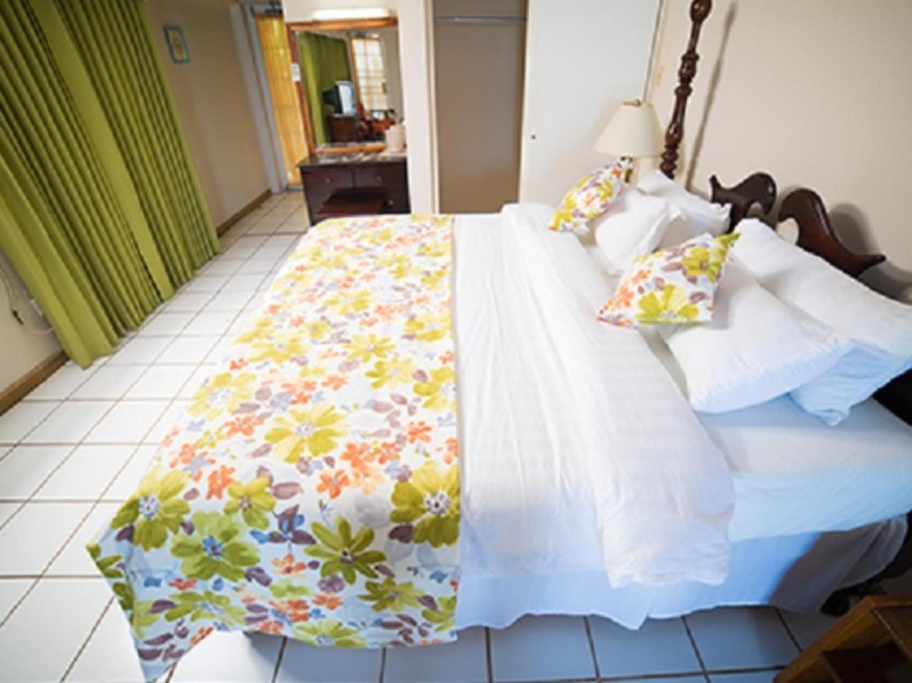 Treasure Beach Hotel Экстерьер фото